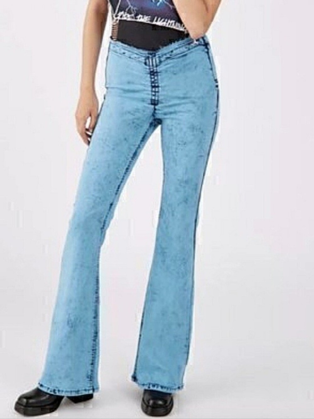 BDG Ruched V-Front Flare Jeans Size 27